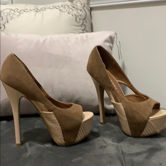 Beautiful platform heels! 🔥🔥💥 - Picture 2 of 14